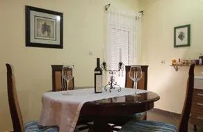 Lighthouse Apartments - Image 2