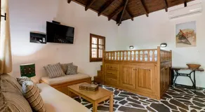 Ariadni Apartments - Image 3