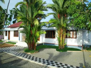 Abella Lakeview Homestay - Image 2