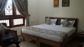 Lakehills Serviced Apartment - Image 2