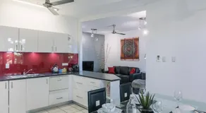 CitySide Apartment - 2 Bedroom with Private Courtyard - Image 2