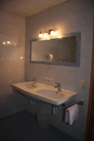 Haus Lutea - Image 4