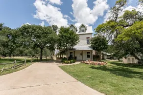 Elizabeth''s Haus - The Nest - Upper Suite - Image 1