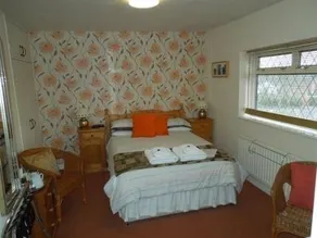 Heron Lodge Guest House - Image 5