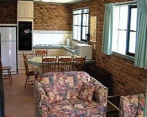 Kyneton Bushland Resort - Image 1
