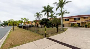 Elegant Waterfront Gem where the Ocean meets the Canal! - Image 5