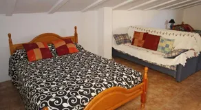 AT040 Clara - Image 3