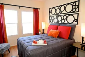 LA Luxury Vacation Apts By Stay City - Image 5