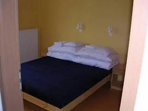 Jelen Panzio - Image 2