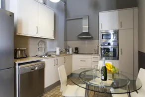 Friendly Rentals Gaudi - Image 5
