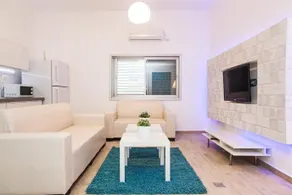 Luxurious Central Apartment - Image 4