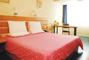 Home Inn Railway Station Dongguan - Image 5