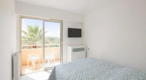 Welkeys - Fabron Apartment - Image 5