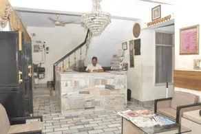 Hotel Amba Inn - Image 3
