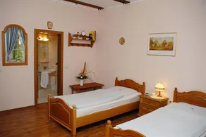 Hotel Heinrichs Gästehof - Image 5