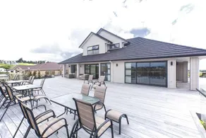 719 Holiday House - Image 2