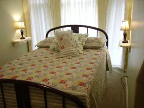 Old Riverside Lodge Bed & Breakfast - Image 4