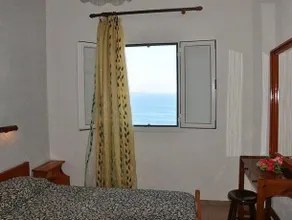 Yiannis Barbati Studios & Apts - Image 3