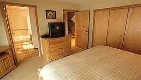 Canadian Mountain Lodging at Kicking Horse Mountain Resort - Image 5