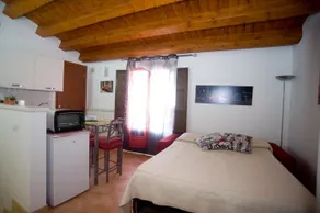 The House of Castle Apartments - Image 3