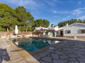 Chalet familiar con piscina privada numero u - Image 1