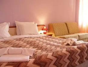 Family Hotel Aura - Image 2