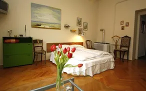 Green Garden Apartment - Image 4