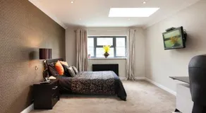 Luxury bedroom - Image 3