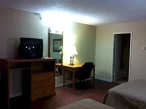Coquitlam Sleepy Lodge - Image 4