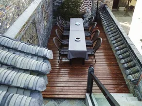 Square Hotel - Image 5