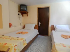 Ice Garden Guest House - Image 3