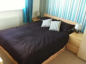 Navy Blue Lodge - Image 4