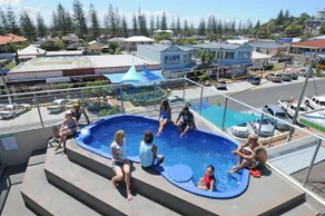 Yamba Yha Backpacker Beach Resort - Image 2