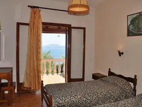 Yiannis Barbati Studios & Apts - Image 4