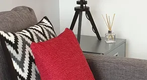 30 Percent Off Executive Apartment in Dewsbury Sleeps 6 - Image 3