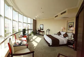Kunming Lake View Hotel - Image 3