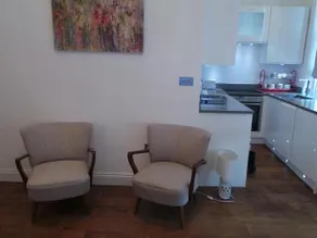 2 Bedroom Apt at Sensational Stay Serviced Accommodation - Kilburn High Road - Image 4