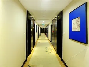 Champion Hotel - Image 3
