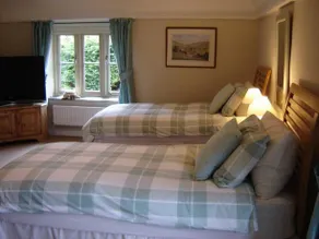 Flint House Bed & Breakfast - Image 2