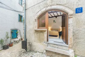 Stari Grad - Image 2