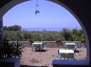 To Kastro - Image 3