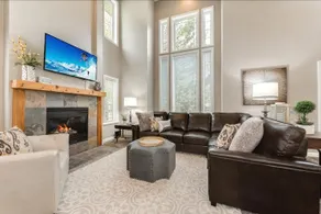 Union Woods in Salt Lake Modern Style with Hot Tub - Image 1