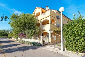 Holiday Home V ulica Br I - Image 1