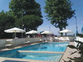 Hotel Garden - Image 4
