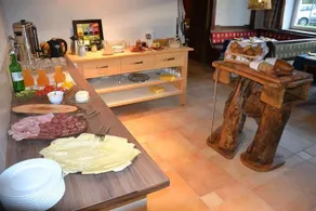 AOS Guesthouse - Image 2