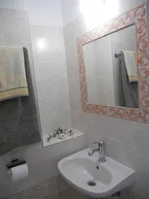 Cannon Studios & Rooms - Image 4