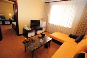 Donghe Garden Hotel East Tower - Image 5