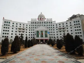 East Lake Century Hotel - Image 5