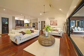 Paddons Airlie Beach - Image 5