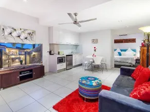 Noosa Apartments - Villa 2 -129 Noosa Parade - Image 4